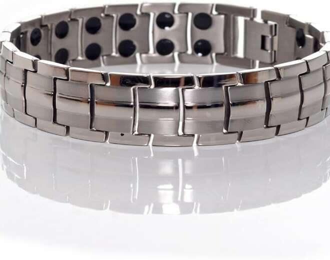 Titanium Barrel Magnetic Bracelet in a Silver Finish