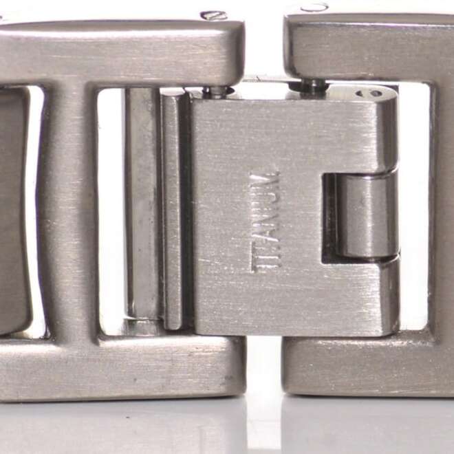 Titanium Barrel Magnetic Bracelet in a Silver Finish